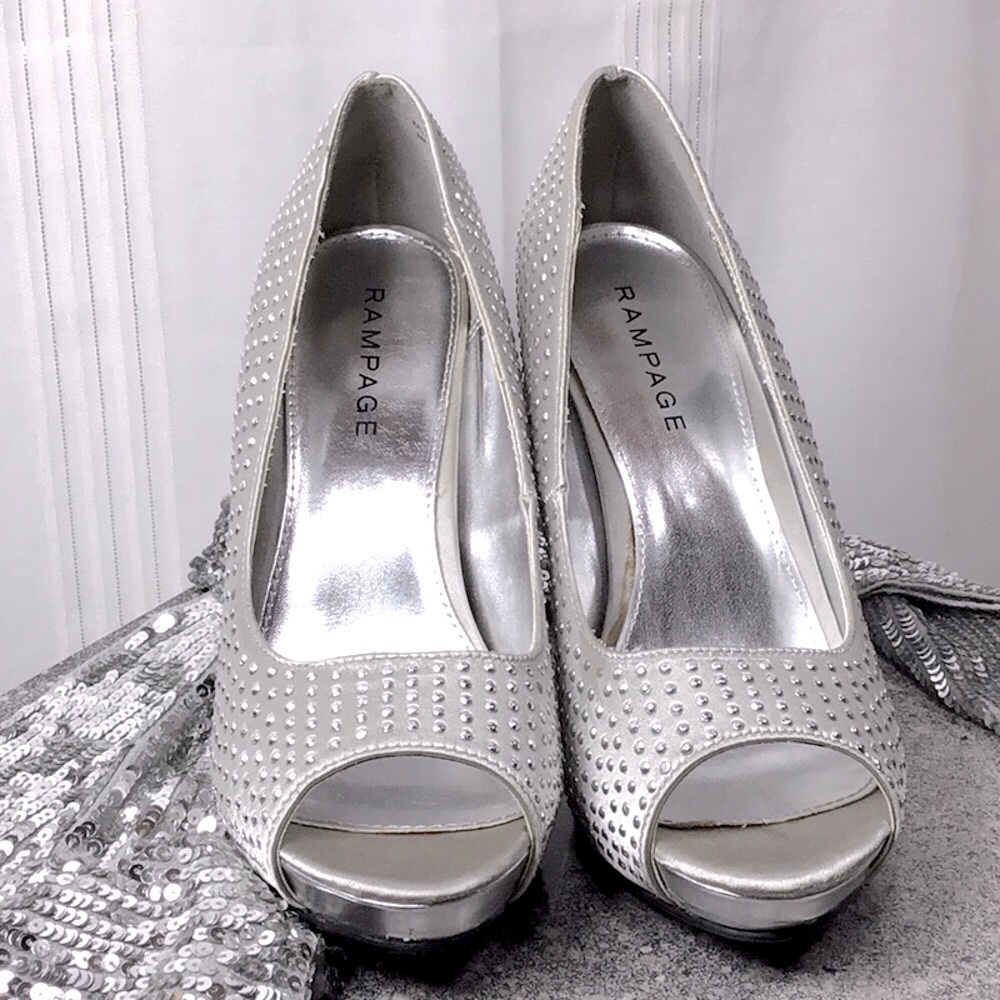 🤍 Rampage Gimme Silver Satin Rhinestone Peep Toe Platform Heels Sz.8 - Picture 3 of 10